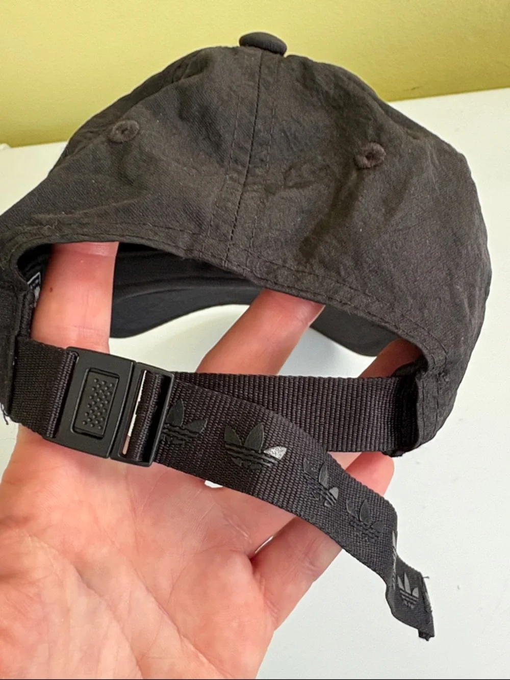 adidas Black Trefoil Logo Lightweight Buckle Back Running Hat One Size
